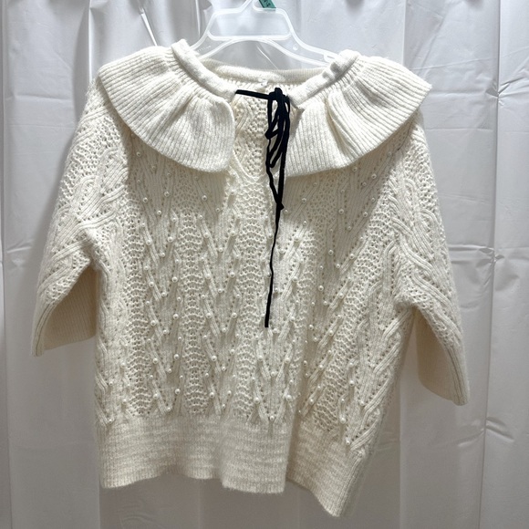 Elegant Sweater with Pearl Accents - Picture 5 of 5